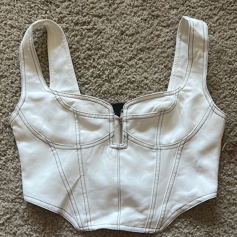 Brand new/ NEVER WORN. White fox boutique bustier top